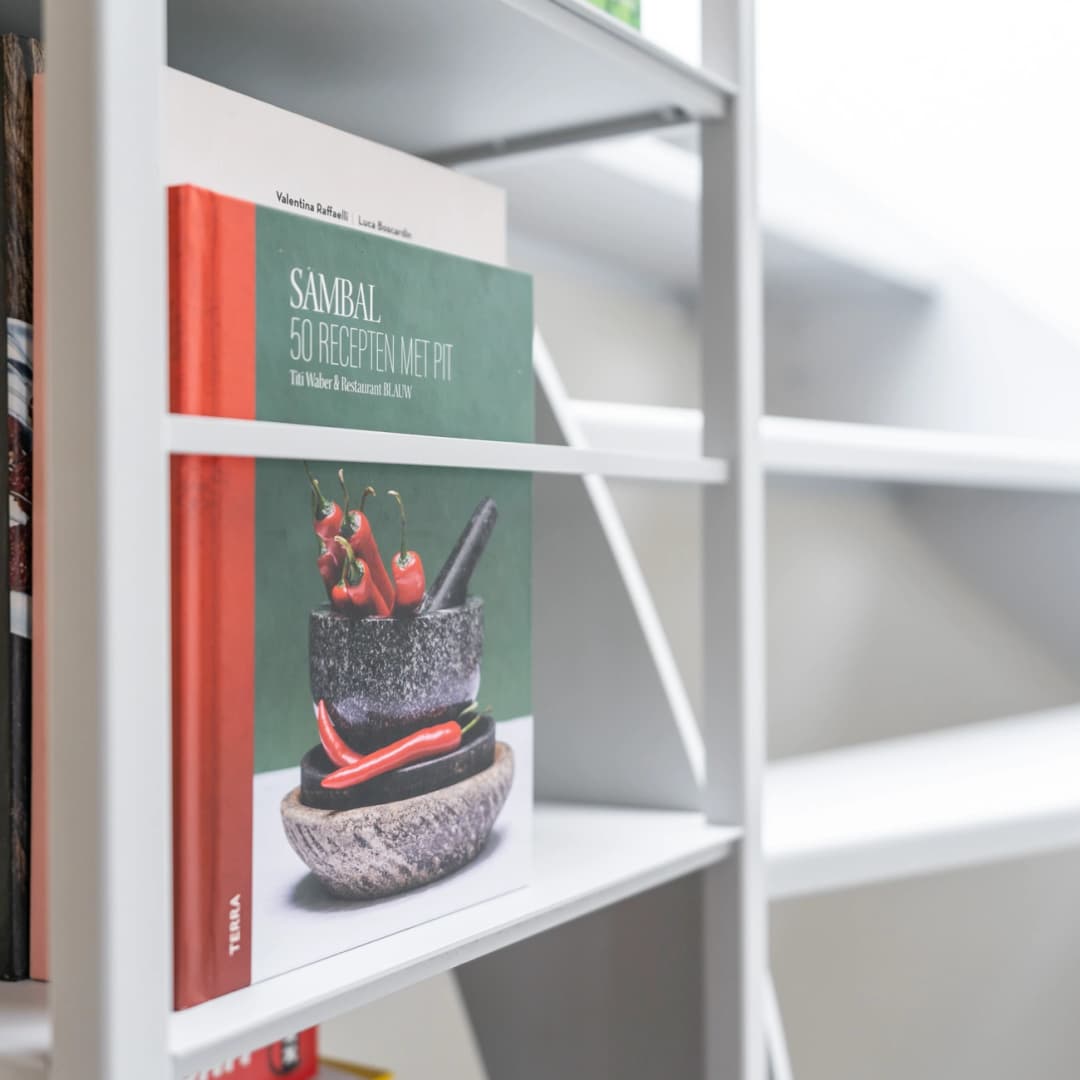 Stalen boekenkasten