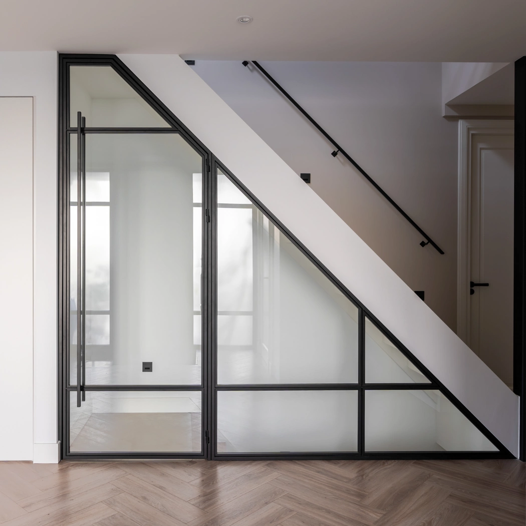 Stalen panelen en roomdividers