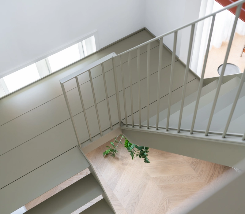 Bordes trap van staal