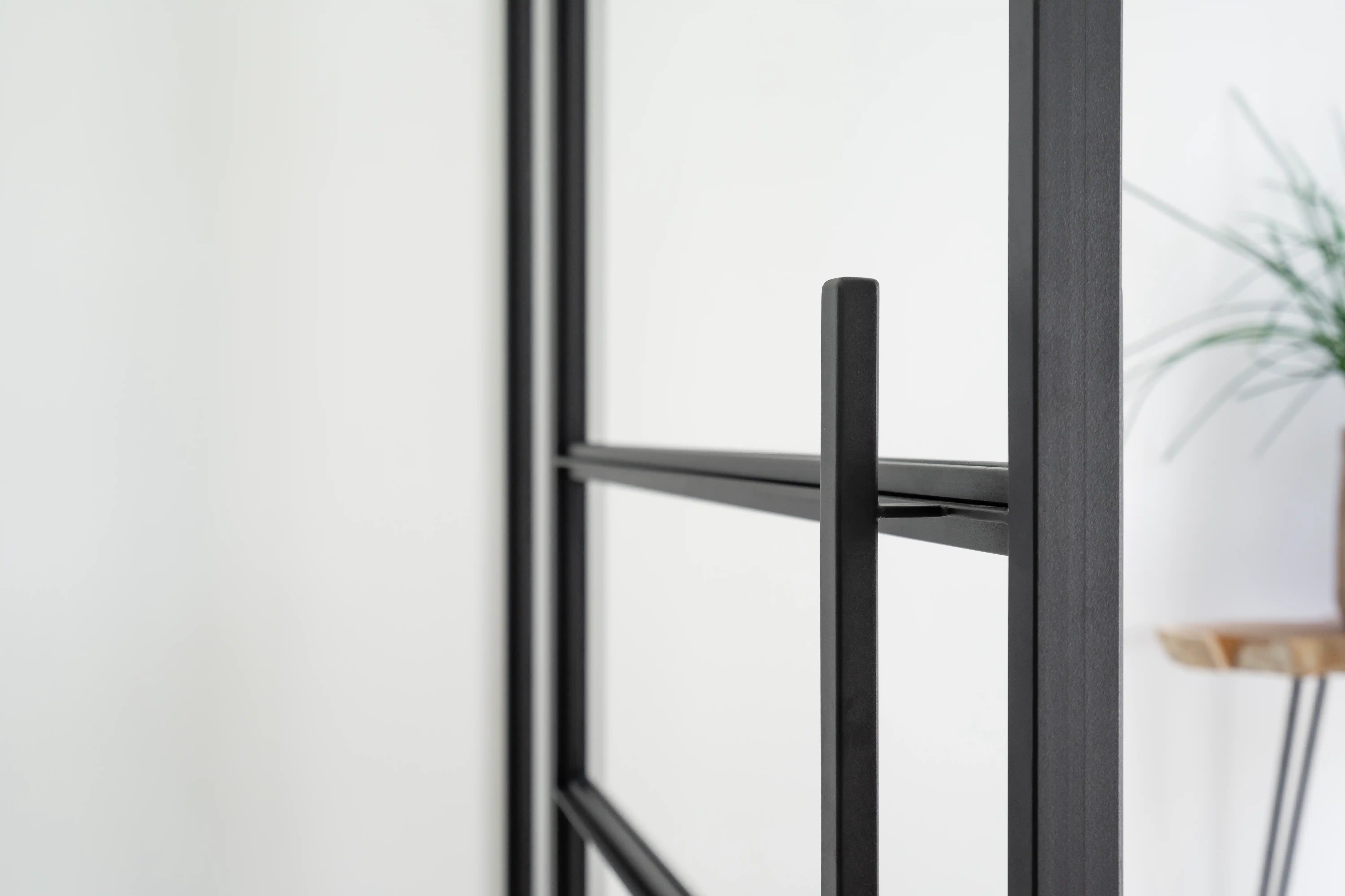 Smal T-profiel en koker glaslat